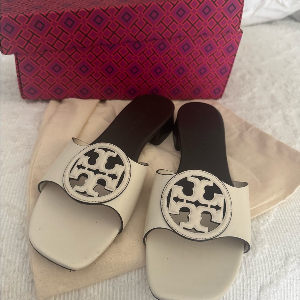 Tory Burch white Miller bombe and Slide Sandals lkn size 9